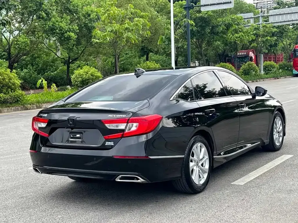 Honda Accord — фото 3