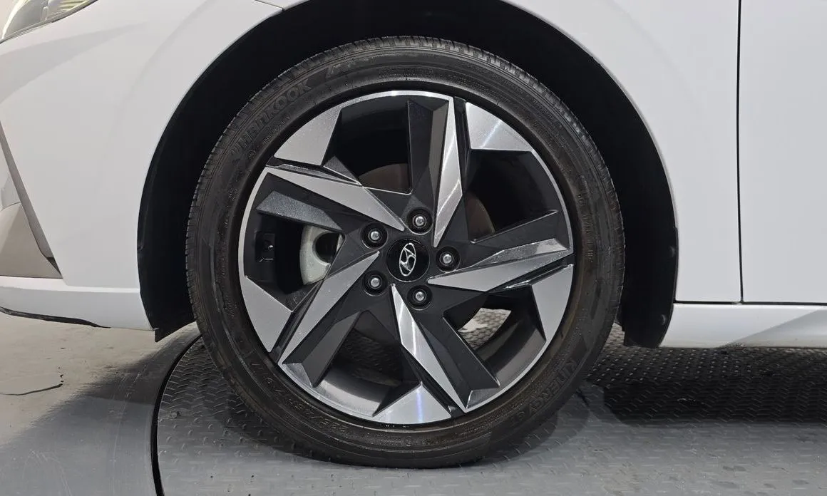 Hyundai AVANTE — фото 3