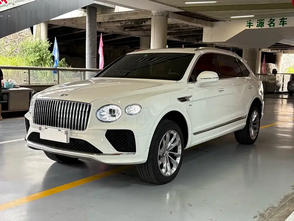 Bentley Bentayga — фото 1