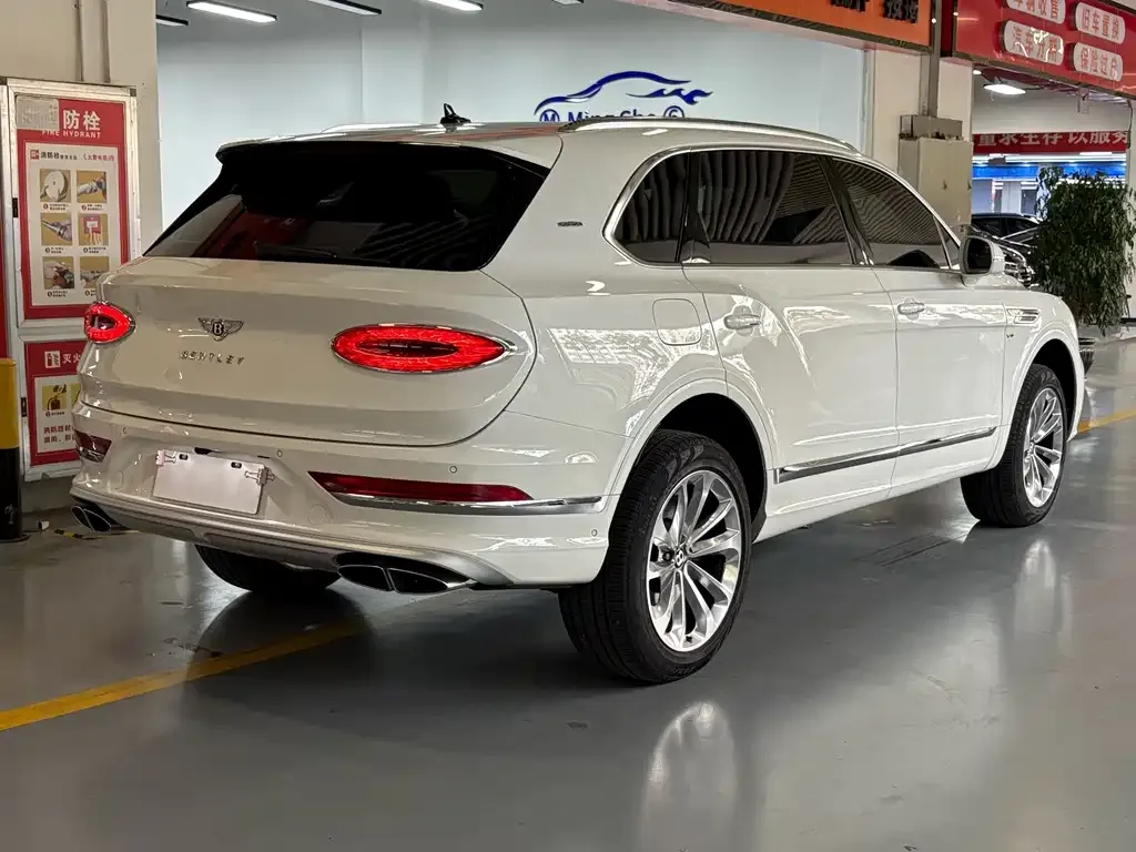 Bentley Bentayga — фото 7