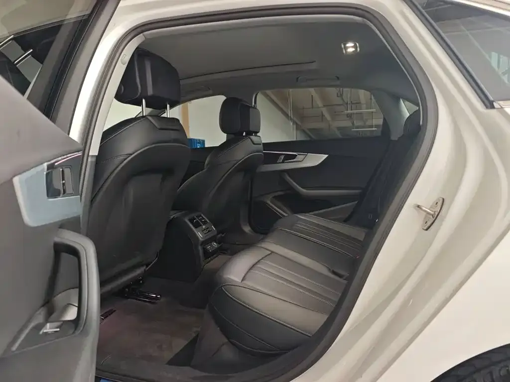 Audi A4L — фото 9