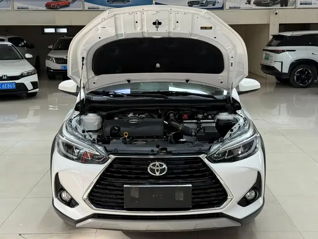 Toyota Yaris L — фото 7