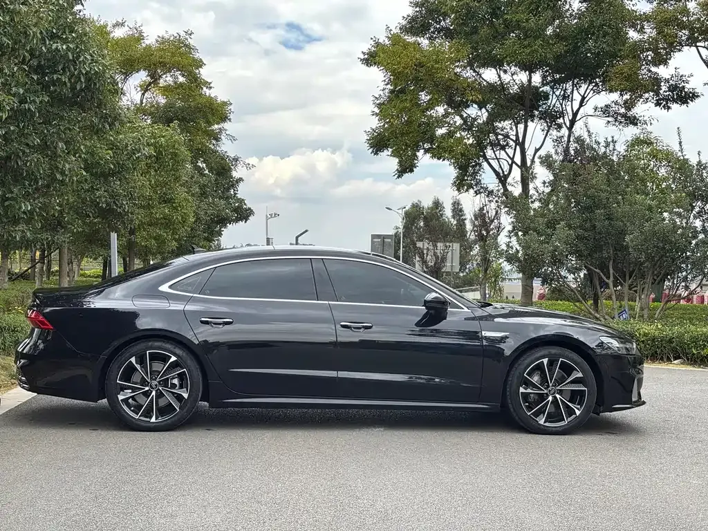 Audi A7L — фото 6