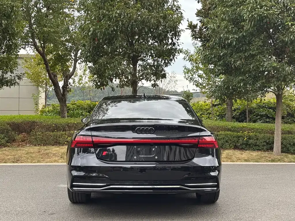 Audi A7L — фото 10