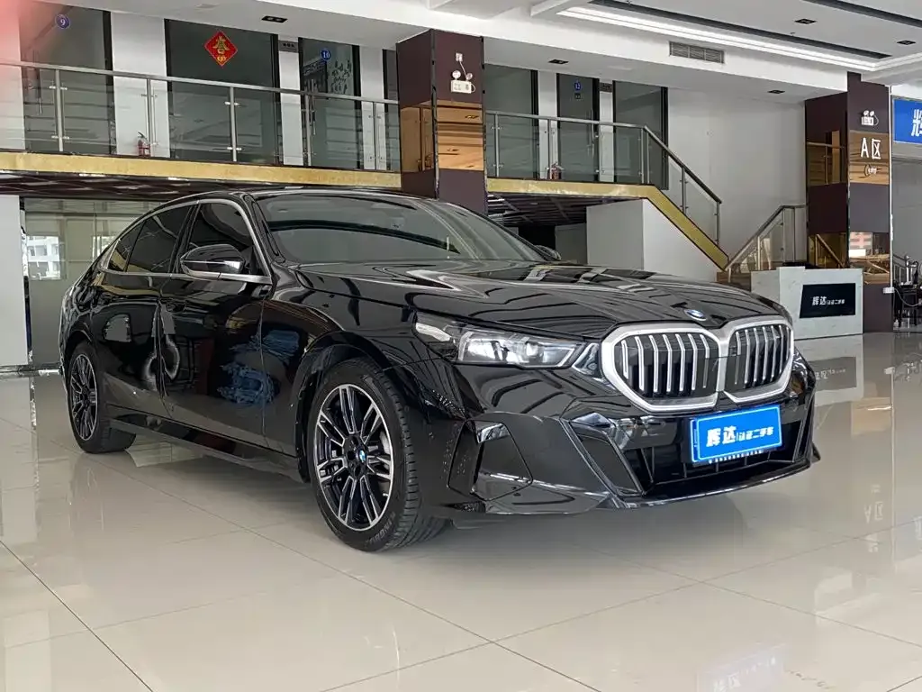 BMW 5 Series — фото 10