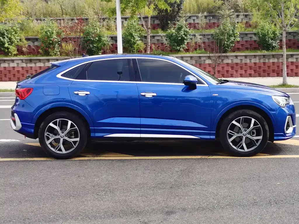 Audi Q3 Sportback — фото 10