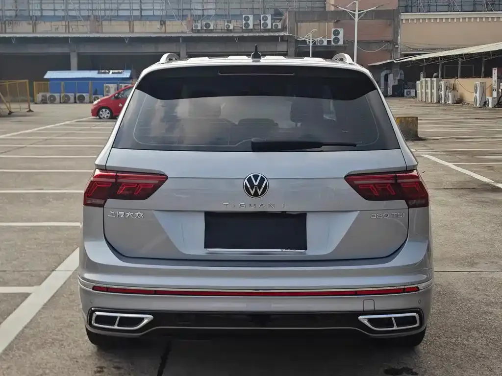 Volkswagen Tiguan L — фото 9
