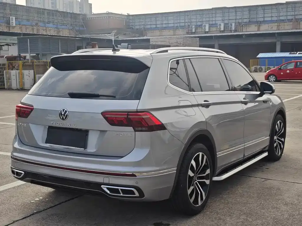 Volkswagen Tiguan L — фото 5