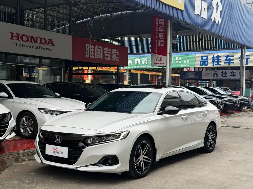 Honda Accord — фото 1