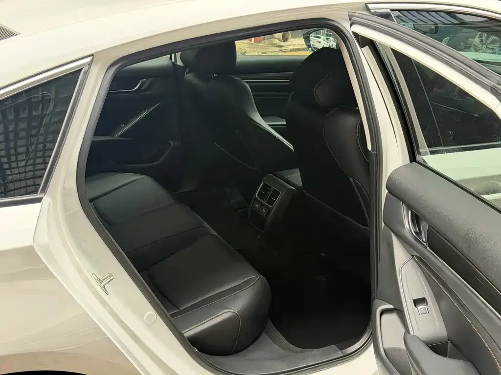 Honda Accord — фото 2