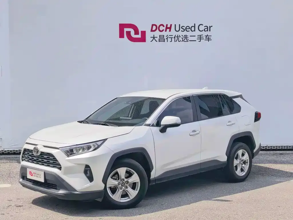 Toyota RAV4 — фото 1