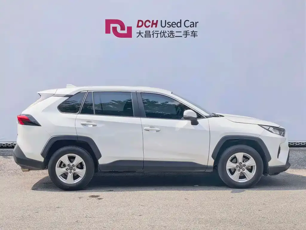 Toyota RAV4 — фото 10
