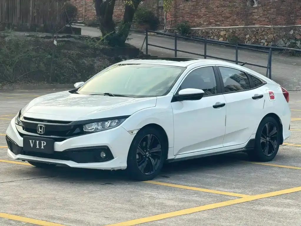 Honda Civic — фото 1