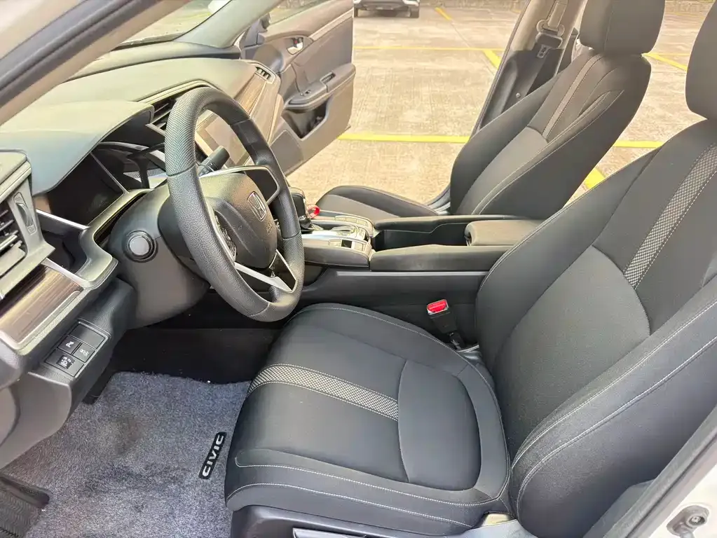 Honda Civic — фото 7