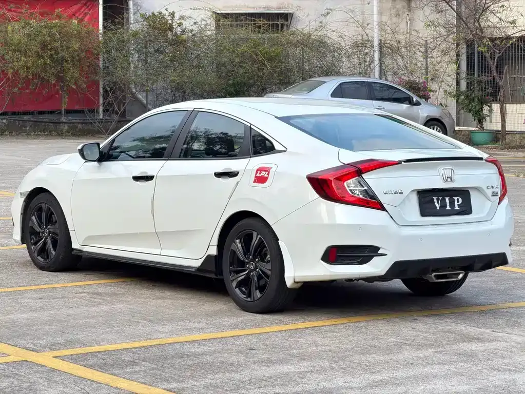 Honda Civic — фото 9