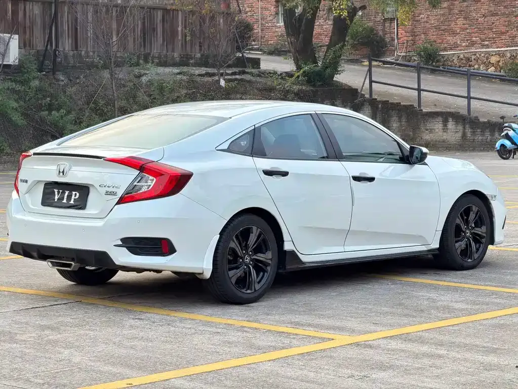 Honda Civic — фото 4