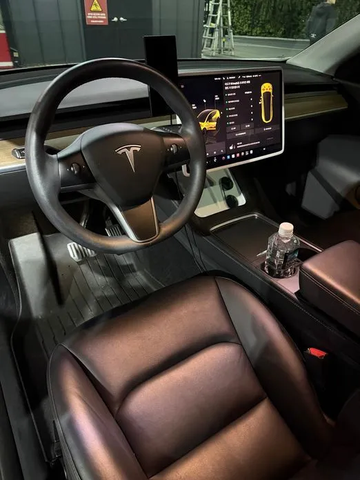 Tesla Model Y — фото 5