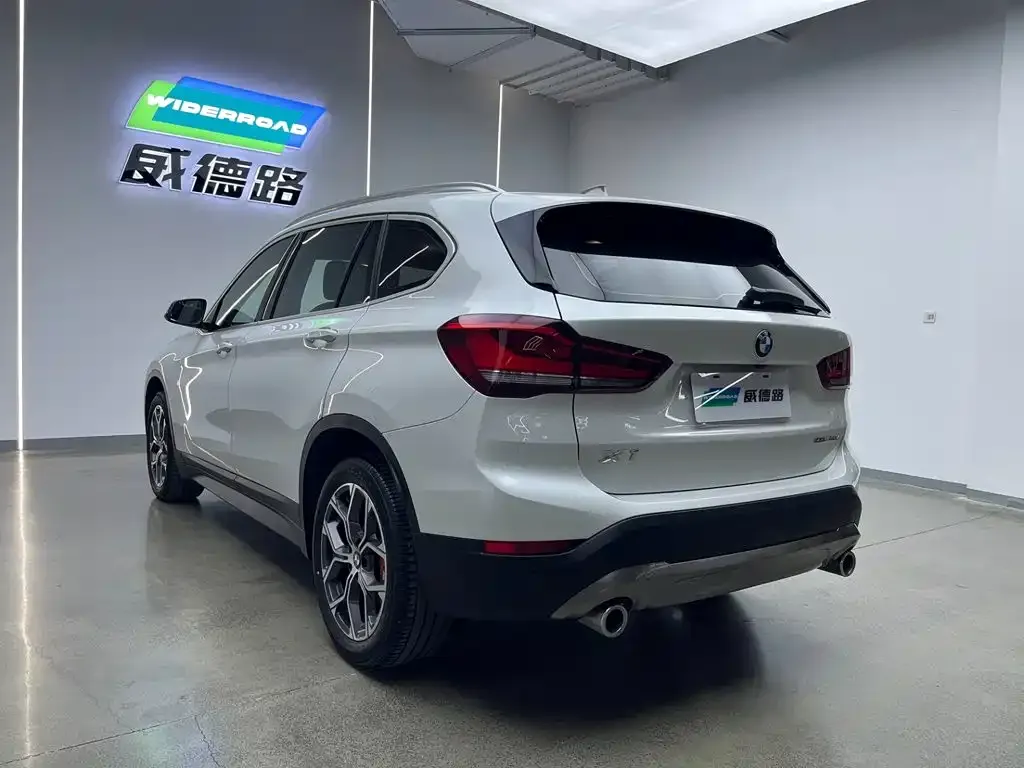 BMW X1 — фото 9
