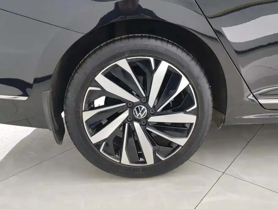 Volkswagen Passat — фото 9