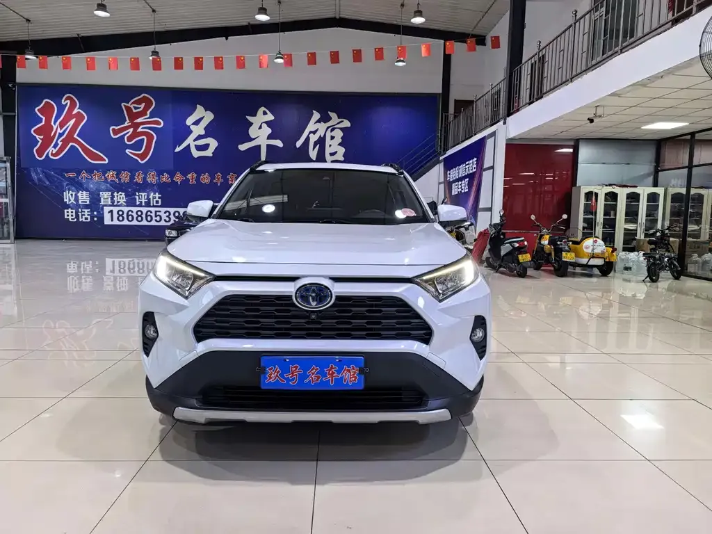Toyota RAV4 — фото 6