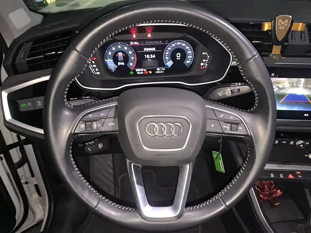 Audi Q3 — фото 10
