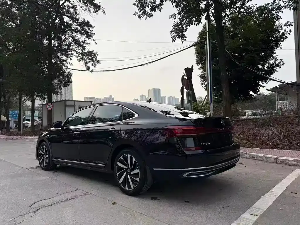 Volkswagen Passat — фото 4