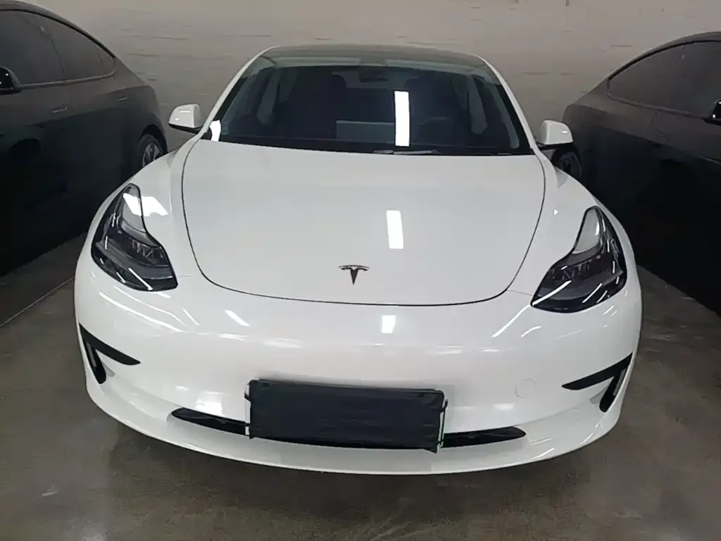 Tesla Model 3 — фото 5