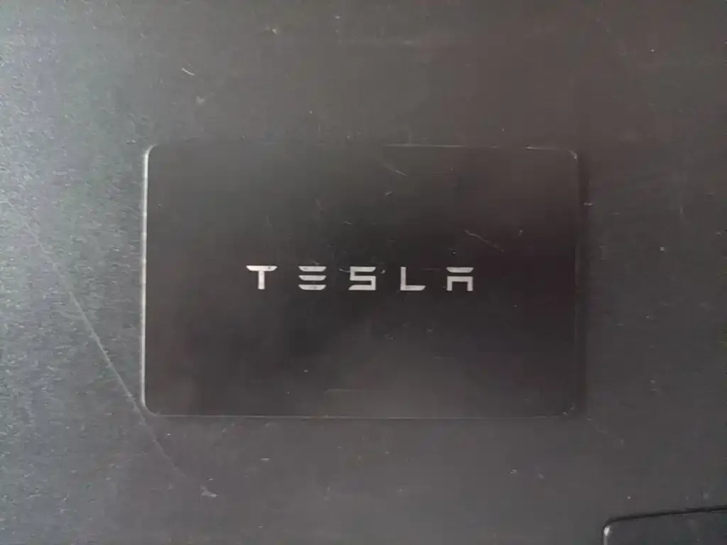 Tesla Model 3 — фото 2
