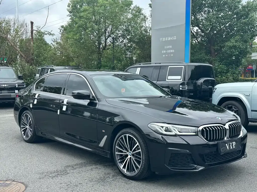 BMW 5 Series — фото 9