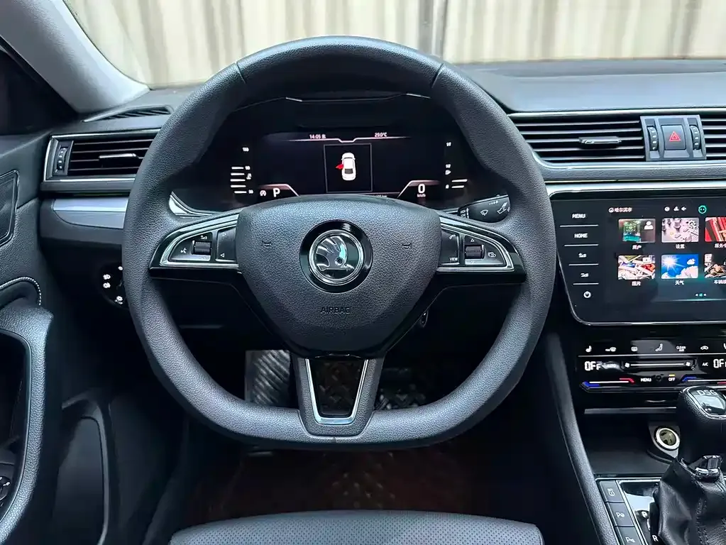 Skoda Superb — фото 4