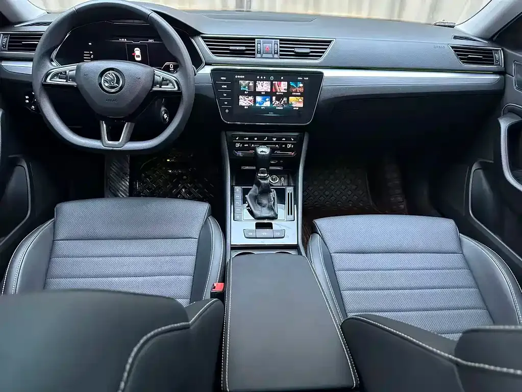 Skoda Superb — фото 5