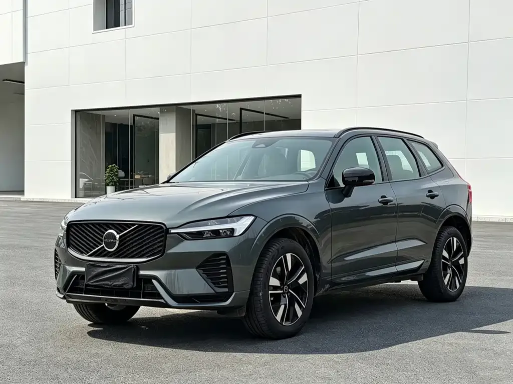 Volvo XC60 — фото 1