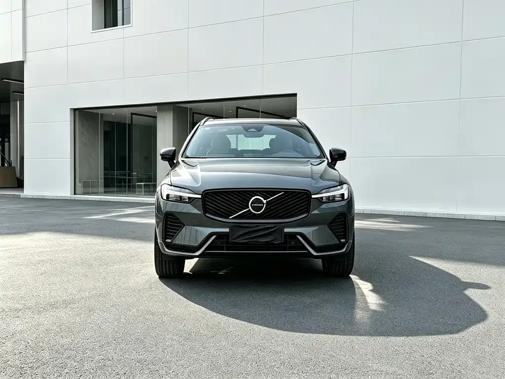 Volvo XC60 — фото 5