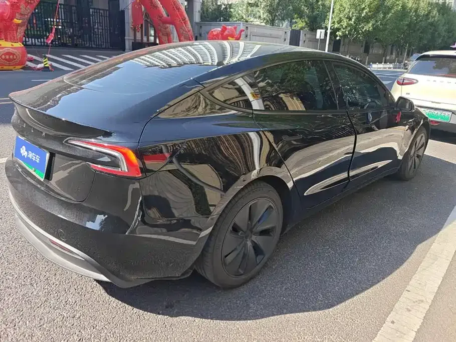 Tesla Model 3 — фото 9