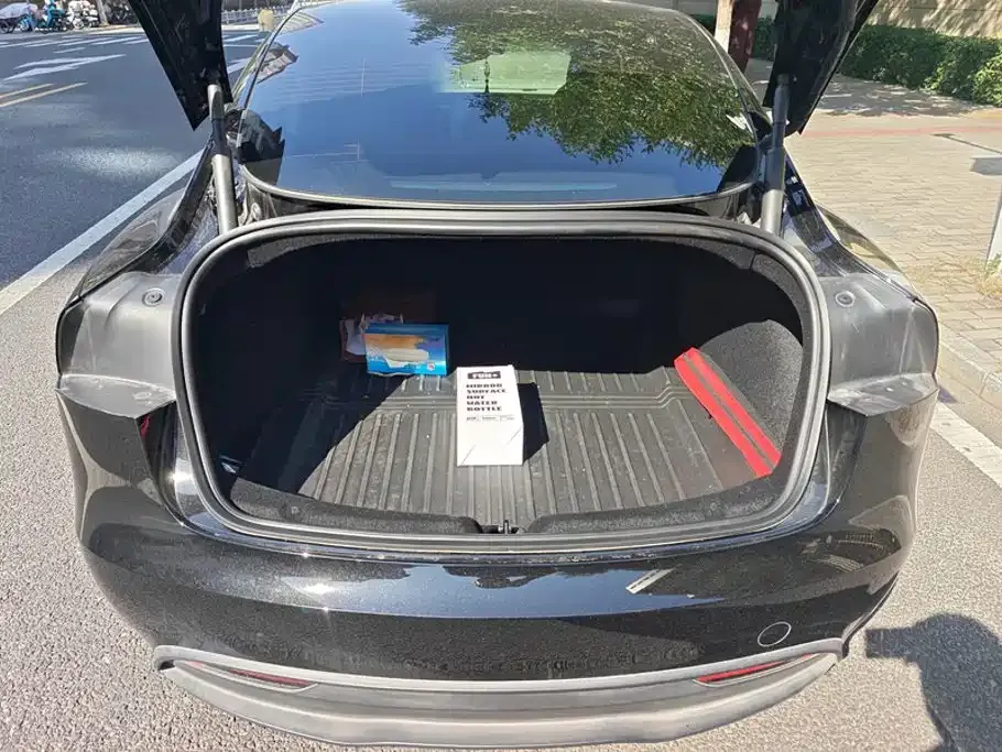 Tesla Model 3 — фото 3