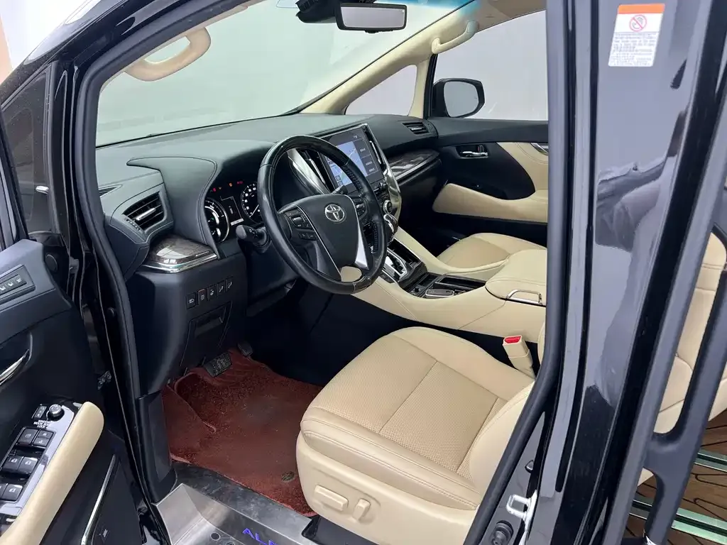 Toyota Alphard — фото 6