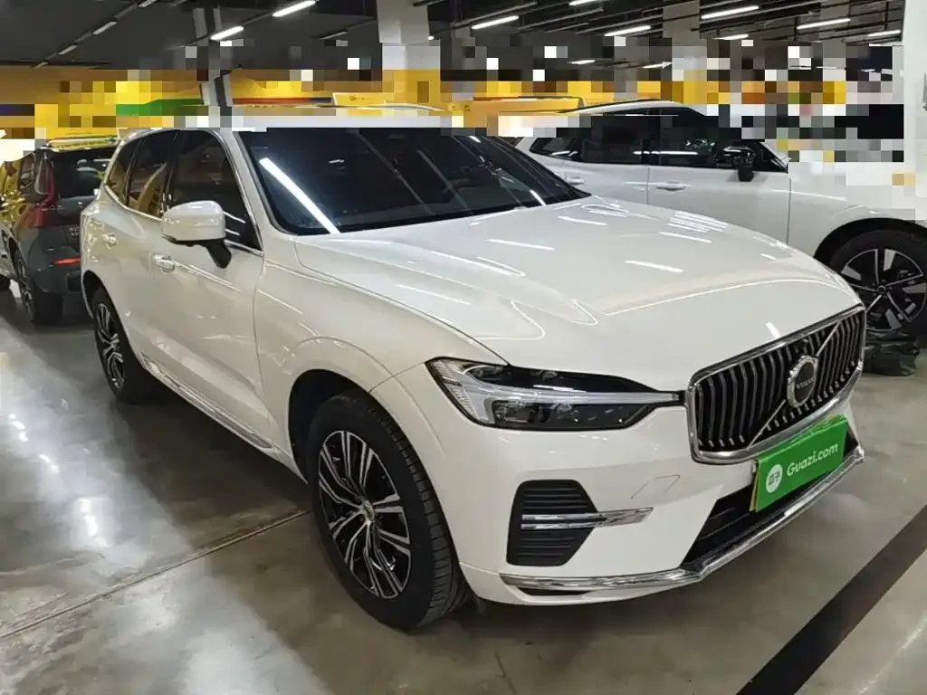 Volvo XC60 — фото 10