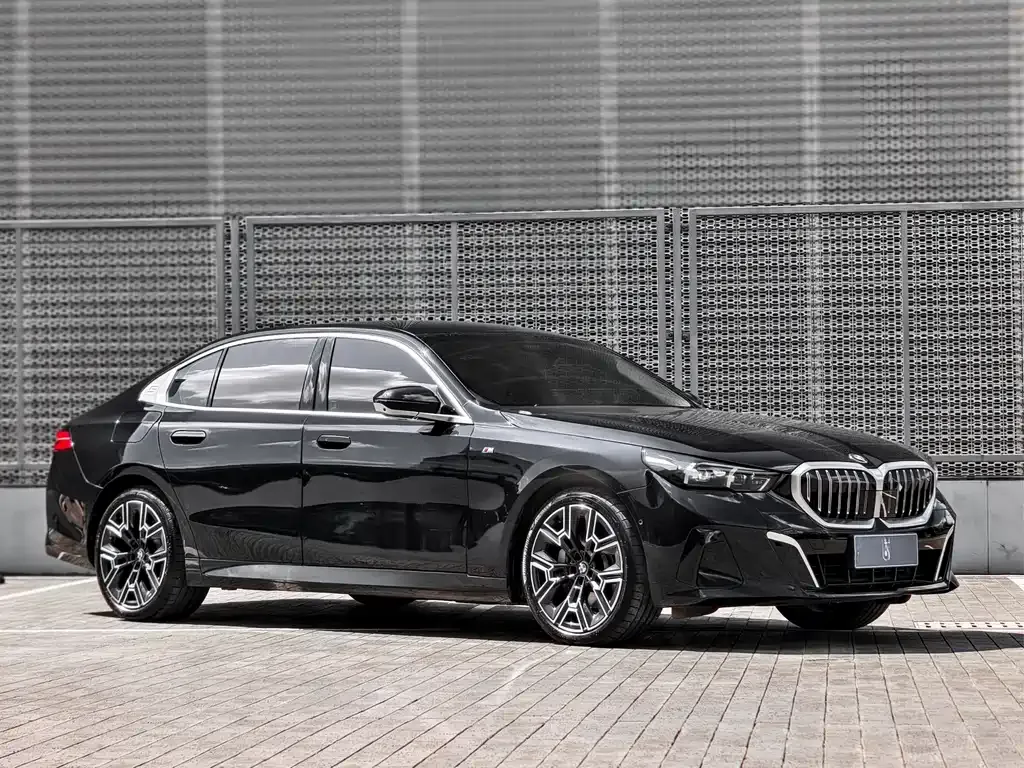 BMW 5 Series — фото 8