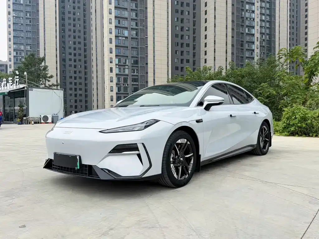 Geely Galaxy E8 — фото 1