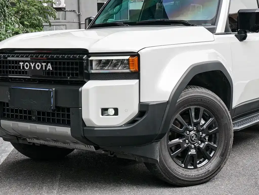 Toyota Prado — фото 5