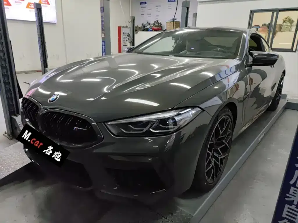 BMW M8 — фото 1