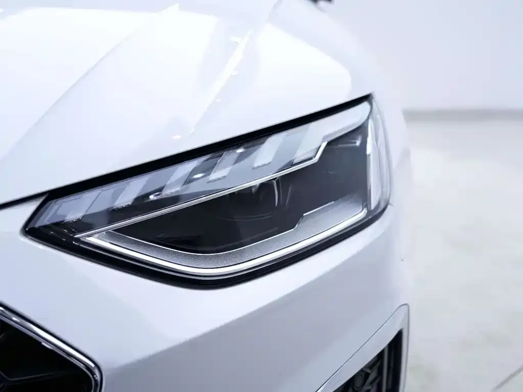 Audi A4L — фото 2