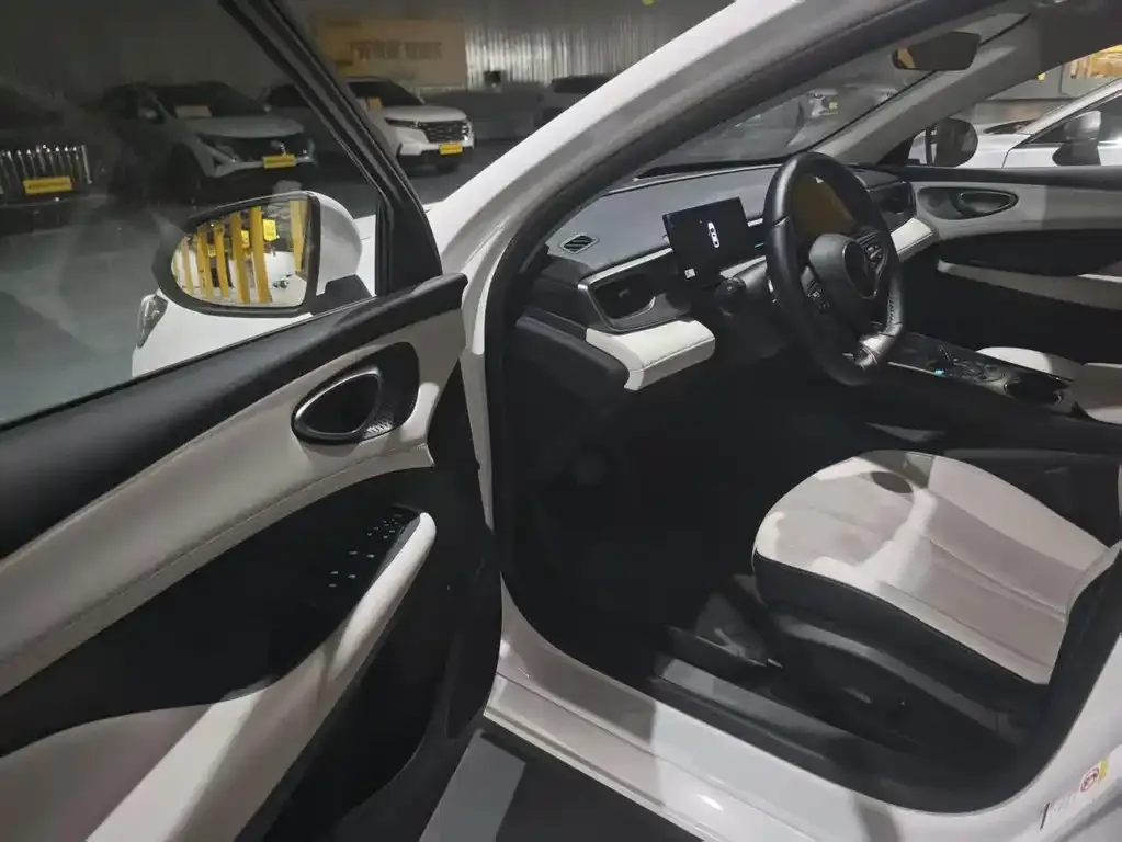 BYD Seal 05 DM-i — фото 9