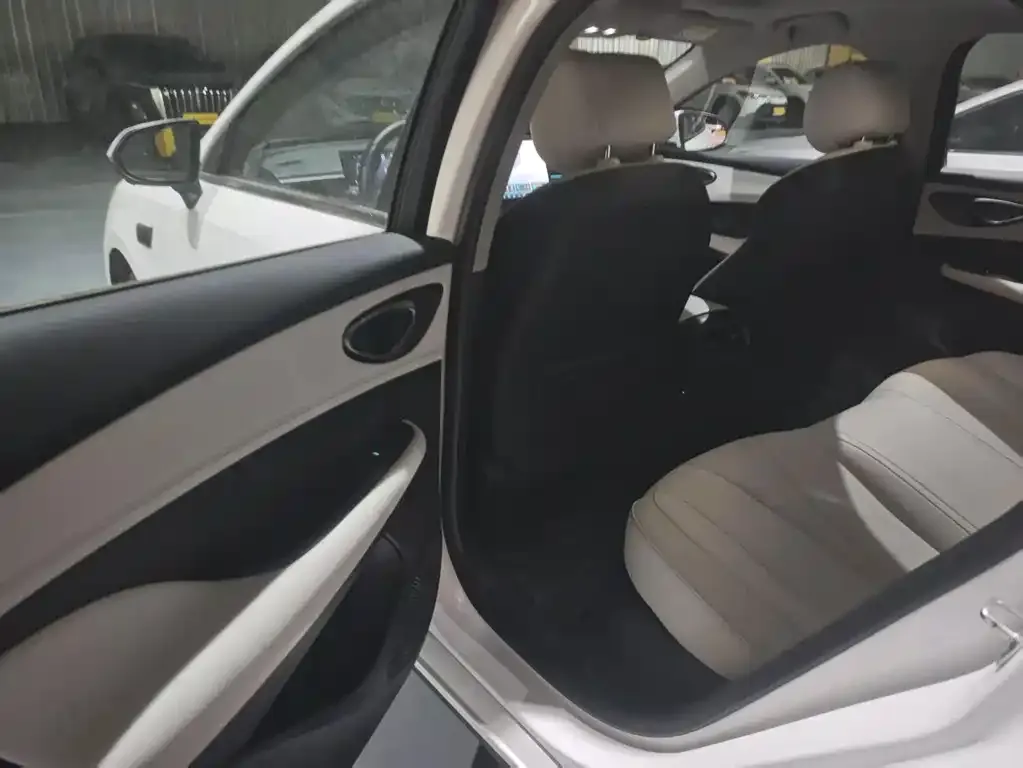 BYD Seal 05 DM-i — фото 6