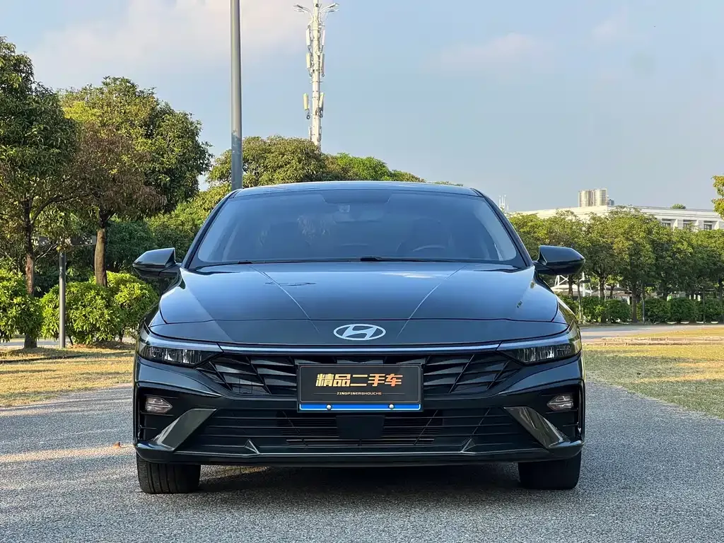 Hyundai Elantra — фото 8