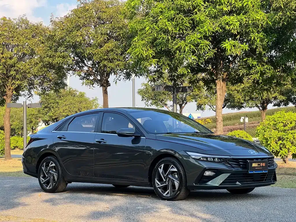 Hyundai Elantra — фото 6