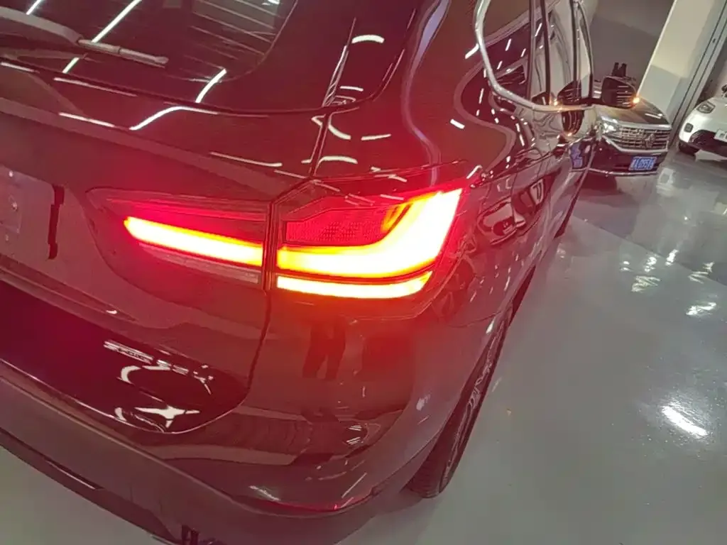 BMW X1 — фото 2