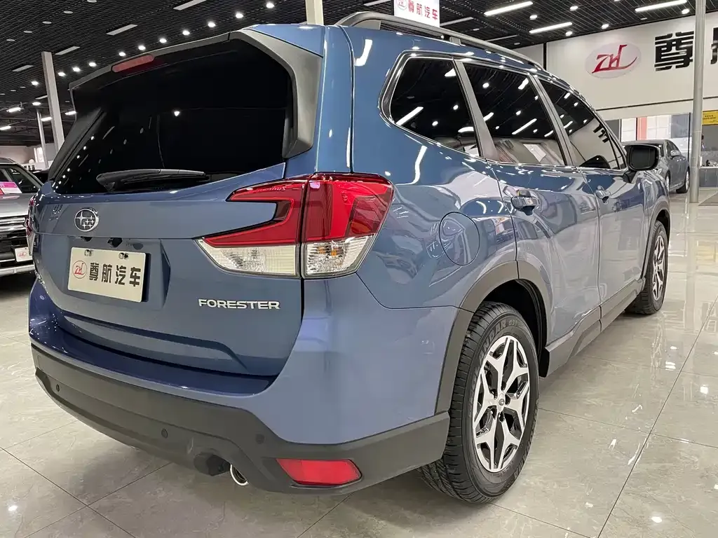 Subaru Forester — фото 5