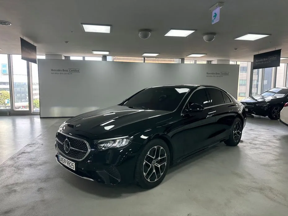 Mercedes-Benz E-Class — фото 1