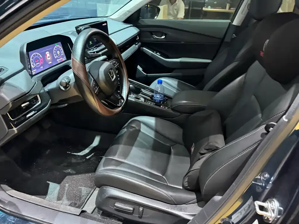 Honda Inspire — фото 10